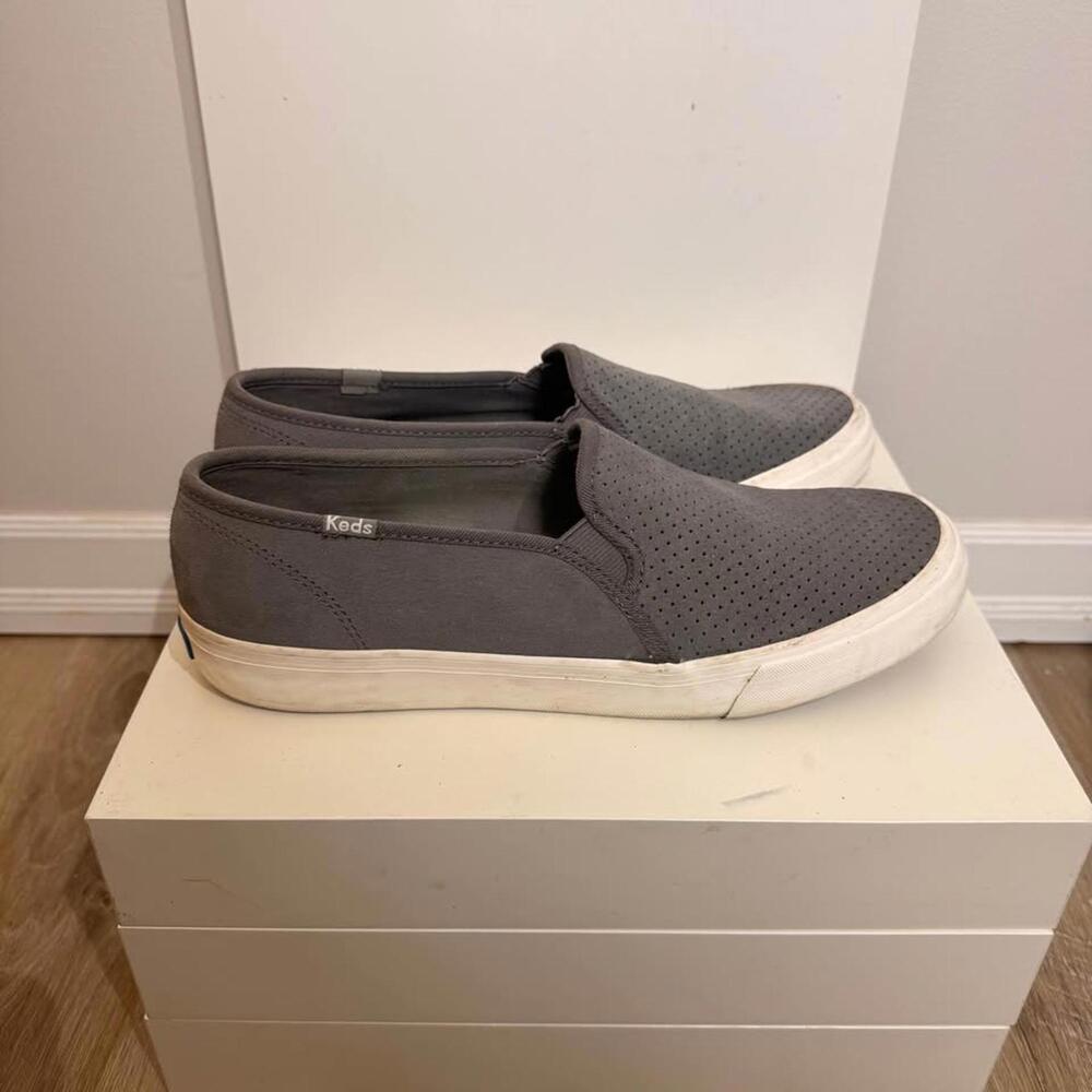 Keds‎ Dreamfoam Double Decker Perforated Suede Slip on Shoes Women's 9 Gray